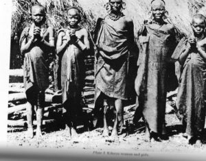 kikuyu-women-and-girls-photo-by-southern-kikuyu-before-1903